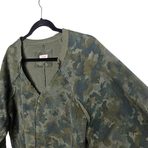 PILCRO Anthropologie Camo Reworked Popover V-Neck Boxy Hi-Low Sweatshirt Size L - Picture 6 of 10